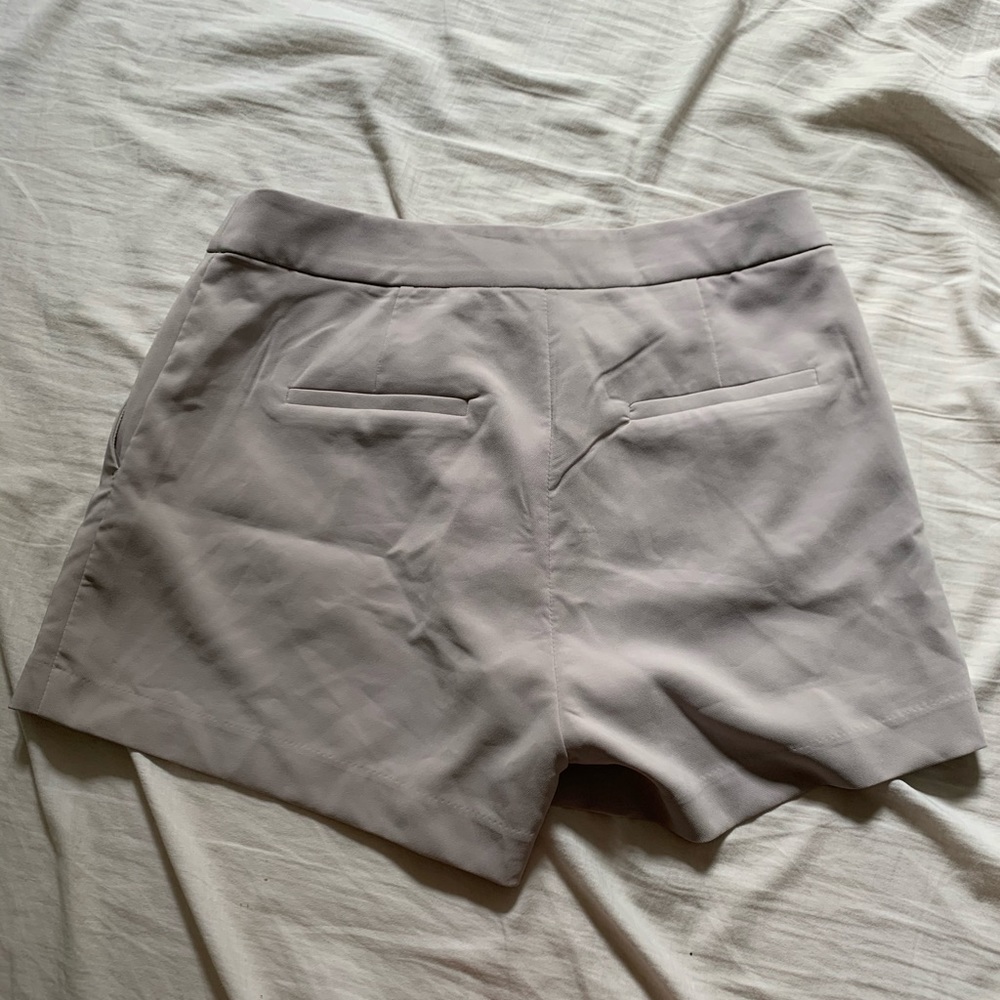 Classy short - Picture 5 of 5